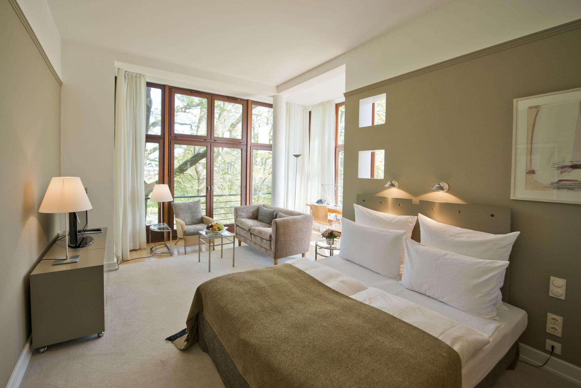 Privathotel Lindtner Hamburg Kültér fotó A room at the Hotel Axelmannstein