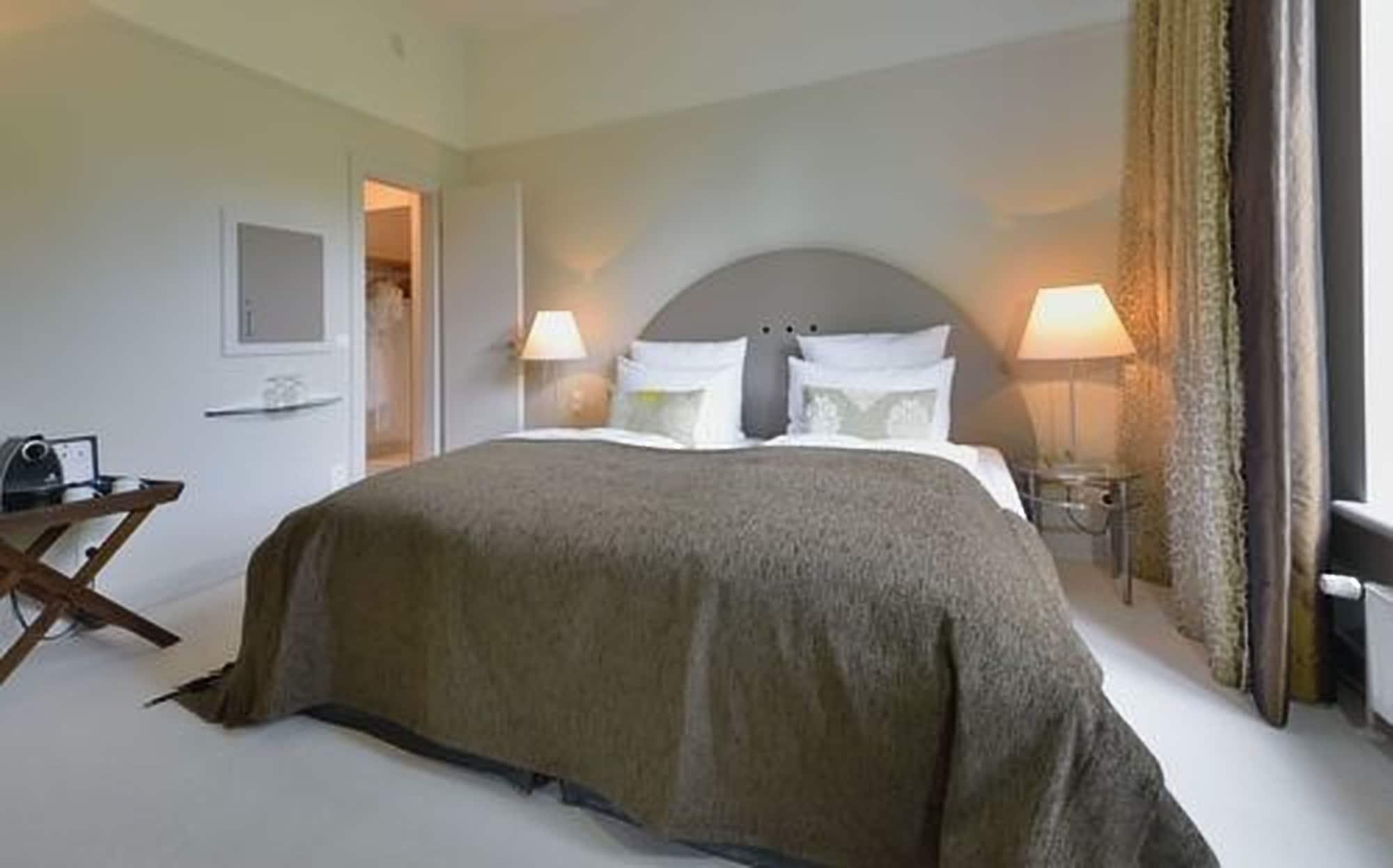 Privathotel Lindtner Hamburg Kültér fotó A bedroom at the hotel