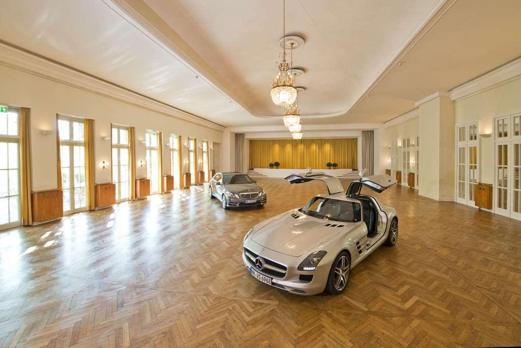 Privathotel Lindtner Hamburg Létesítmények fotó Mercedes-Benz Museum
