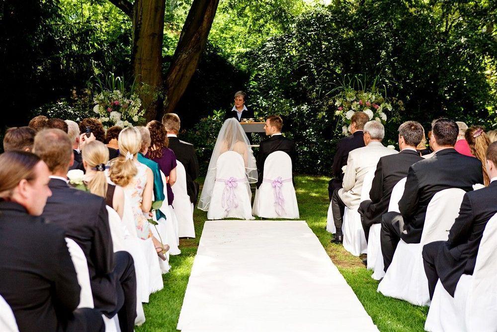 Privathotel Lindtner Hamburg Kültér fotó A wedding ceremony
