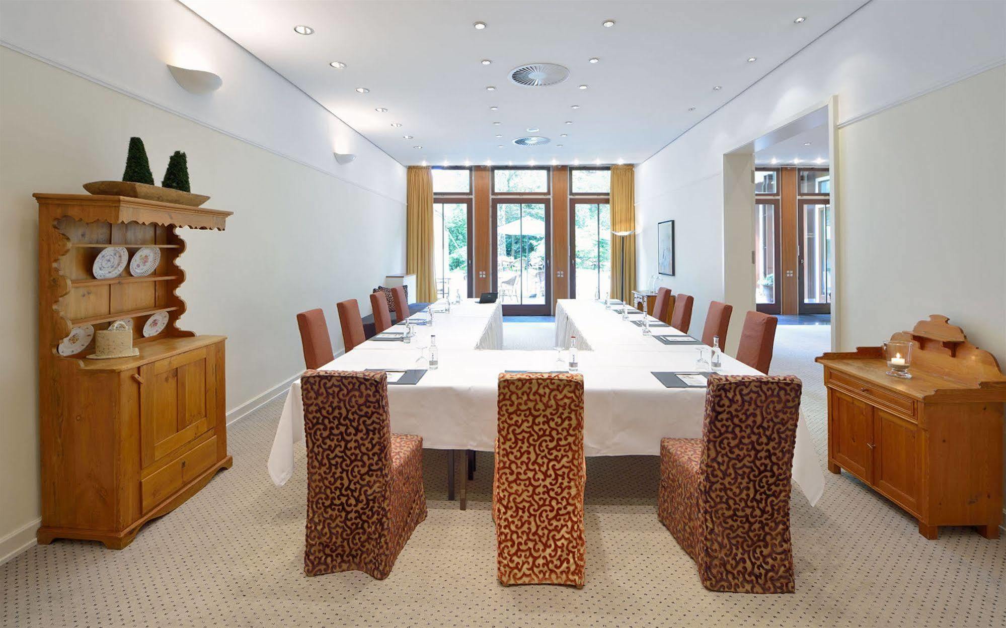 Privathotel Lindtner Hamburg Kültér fotó The meeting room of the Federal Council