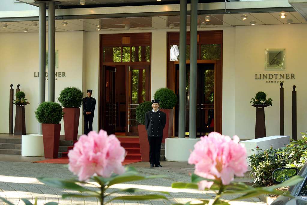 Privathotel Lindtner Hamburg Kültér fotó Lindt home in Bruck