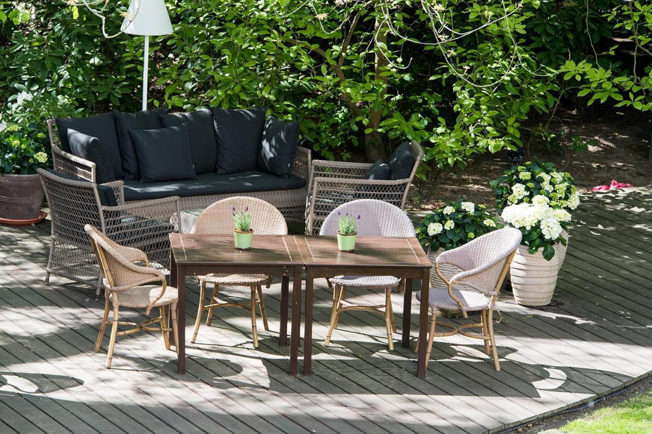 Privathotel Lindtner Hamburg Kültér fotó Garden furniture
